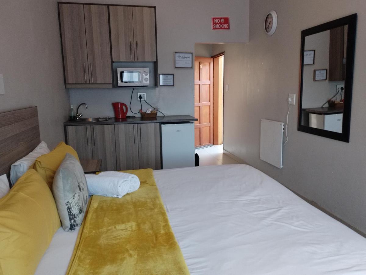 Tokelo Guesthouse Emalahleni Exterior photo