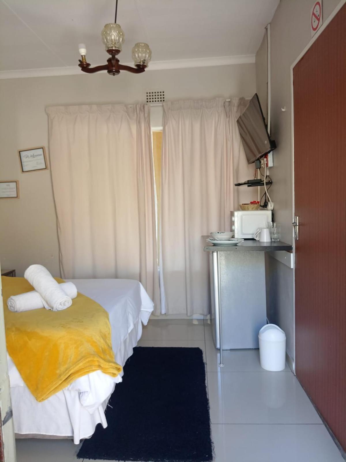 Tokelo Guesthouse Emalahleni Exterior photo
